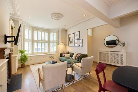 4 bedroom terraced house to rent, Cabul Road, Battersea, SW11