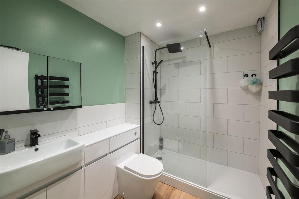 14 Willow Court internals-5.jpg