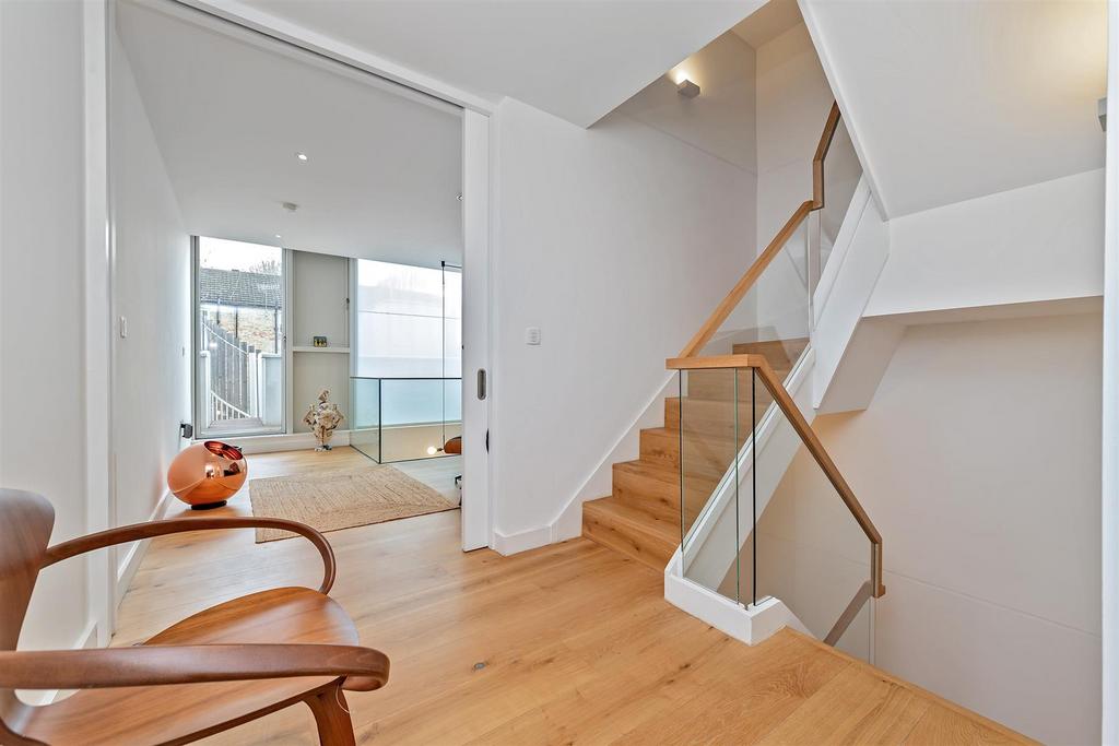 71 Gabriel Square-26.jpg