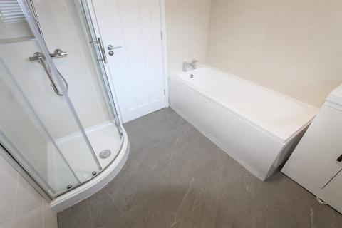2 bedroom flat to rent, Grosvenor Court, Kenilworth Road, Leamington Spa, CV32