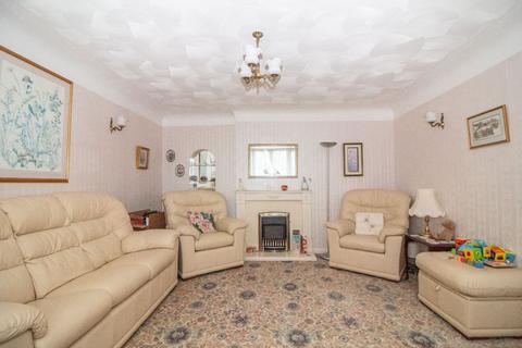 2 bedroom detached bungalow for sale, Fairmead Walk, Cowplain, PO8 9AL