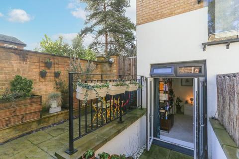 1 bedroom flat for sale, Adolphus Road, London, N4