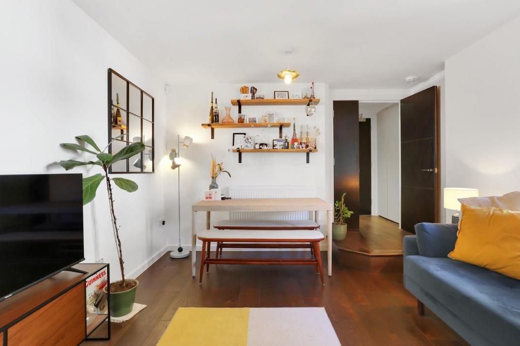Kitchen/reception