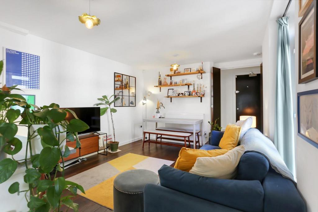 Kitchen/reception