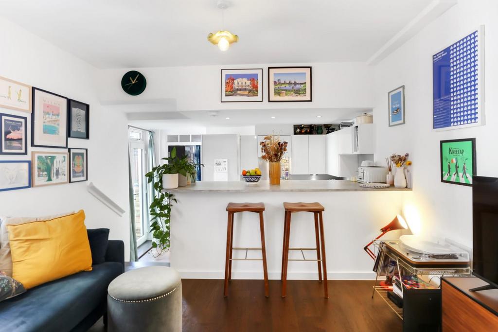 Kitchen/reception
