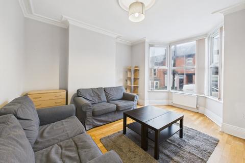 4 bedroom terraced house to rent, Hunter House Road, Sheffield S11
