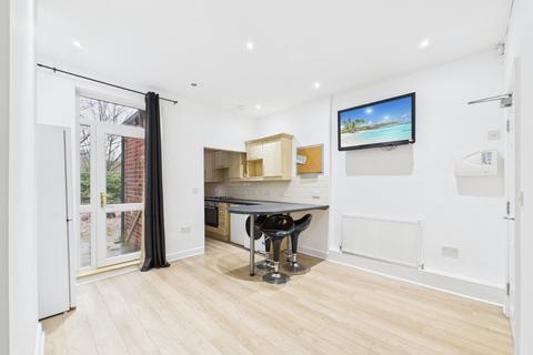 4 bedroom terraced house to rent, Hunter House Road, Sheffield S11