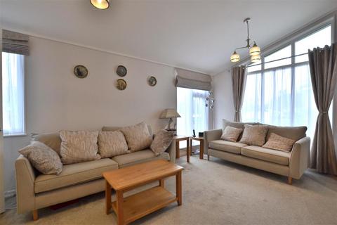 2 bedroom mobile home for sale, Grange Estate, Fleet GU52