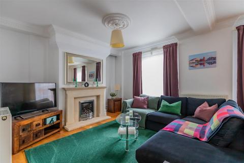 2 bedroom apartment to rent, Westgate Street, Cardiff CF10