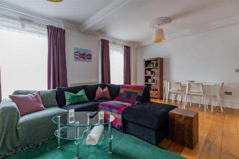 2 bedroom apartment to rent, Westgate Street, Cardiff CF10