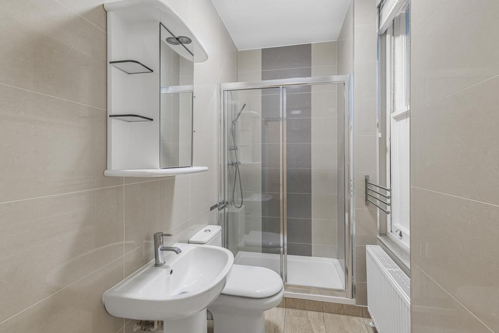 Bathroom 2 Ensuite