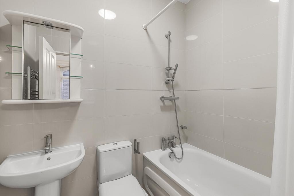 Bedroom 3 Ensuite