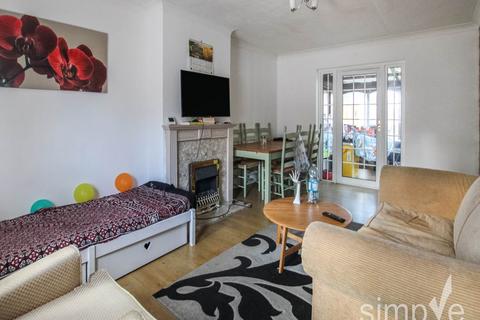 Almond Avenue, West Drayton, Middlesex