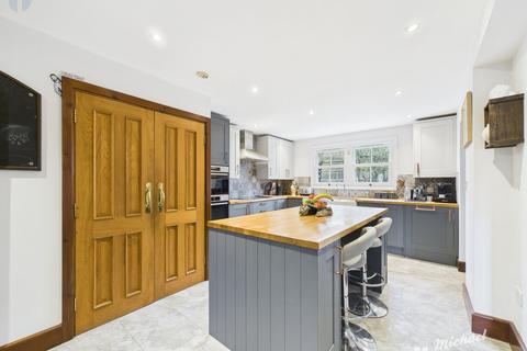 4 bedroom detached house for sale, Church Street, Aylesbury