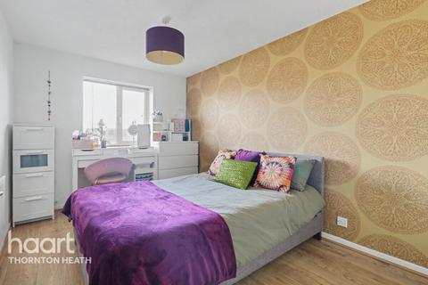 Birchanger Road, London