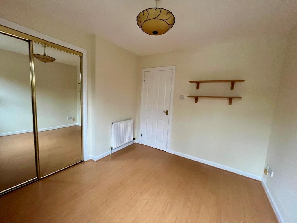 Second bedroom 2