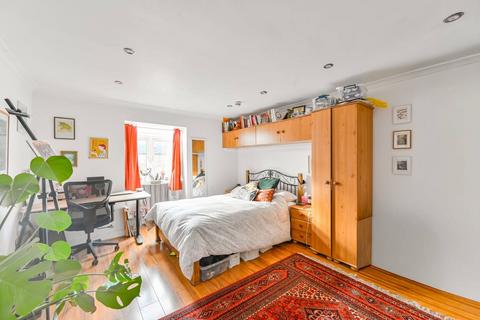 4 bedroom house to rent, Kingswood Close, SW8, Stockwell, London, SW8