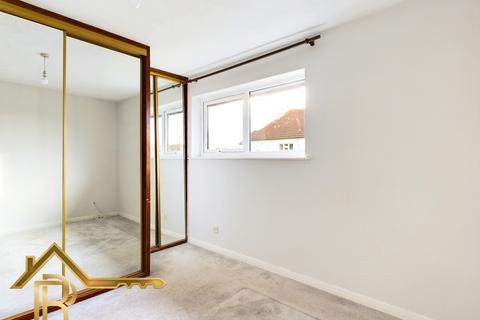 1 bedroom semi-detached house to rent, 85 Rosslyn Avenue, Romford