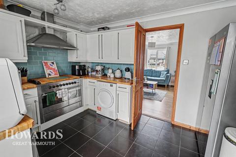 2 bedroom end of terrace house for sale, Coxswain Read Way, Caister-on-Sea