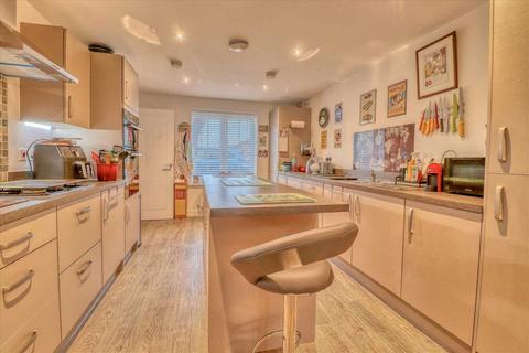4 bedroom detached house for sale, Walton on the naze CO14
