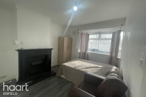 1 bedroom apartment to rent, Stoneleigh Avenue, Enfield