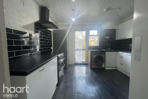 1 bedroom apartment to rent, Stoneleigh Avenue, Enfield