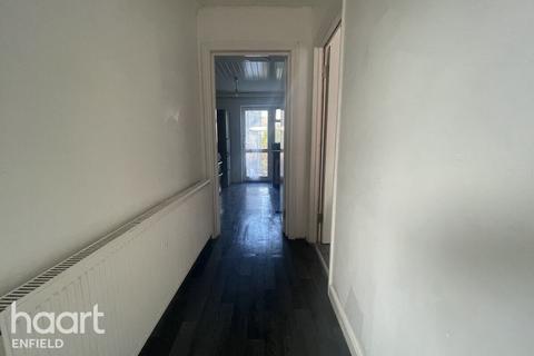 1 bedroom apartment to rent, Stoneleigh Avenue, Enfield