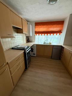 2 bedroom flat to rent, Conegar Court, Slough, SL1 3SH