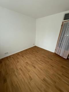 2 bedroom flat to rent, Conegar Court, Slough, SL1 3SH