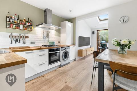 2 bedroom flat for sale, Balvernie Grove, London