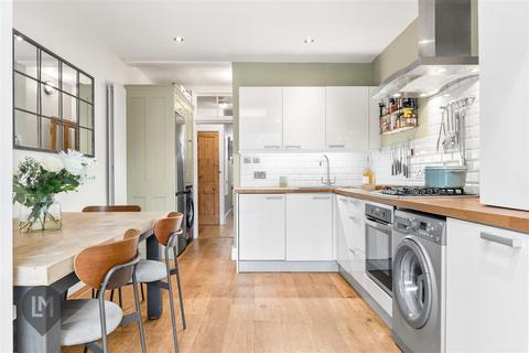 2 bedroom flat for sale, Balvernie Grove, London