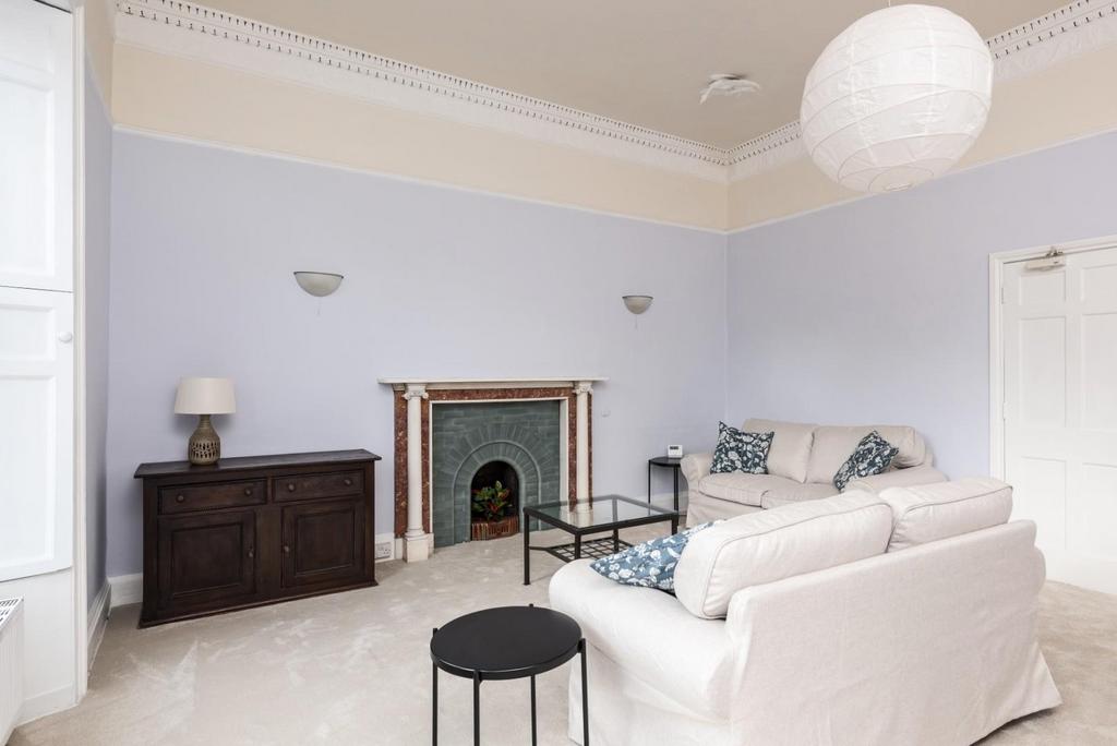 The Flat, 4 Beaufort East, Bath, BA1 6 QD-11.jpg