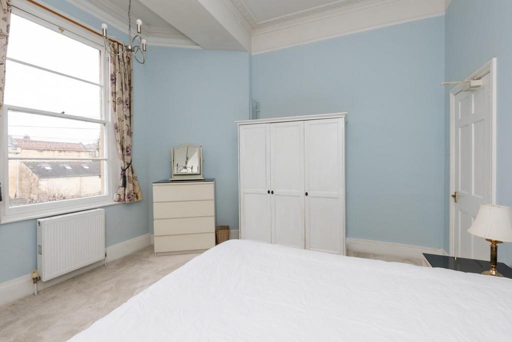 The Flat, 4 Beaufort East, Bath, BA1 6 QD-14.jpg