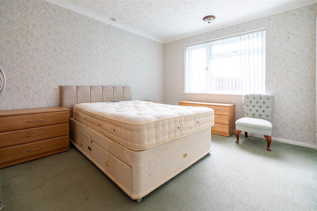 Bedroom 1 .jpg