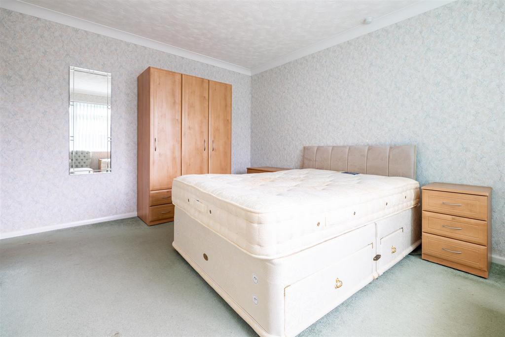 Bedroom 1 2.jpg