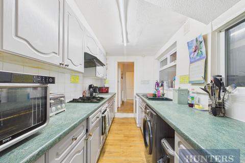 4 bedroom terraced house for sale, Cambridge Street, Scarborough