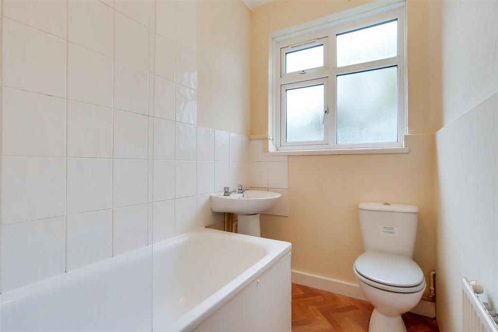 5 Bathroom-0.jpg