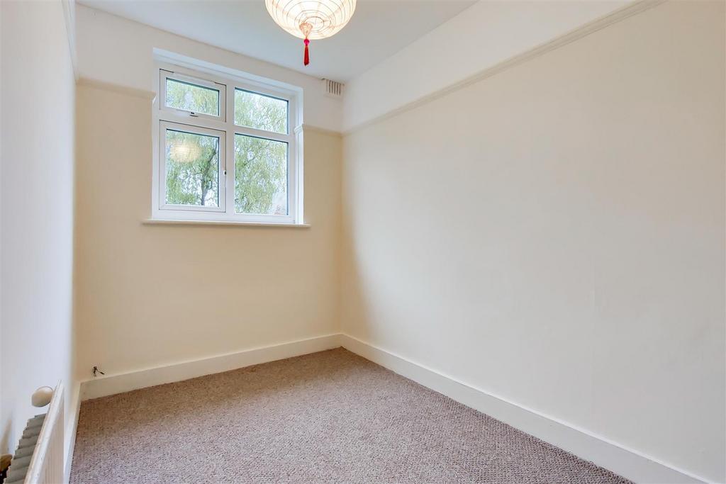 6 Bedroom 2-0.jpg