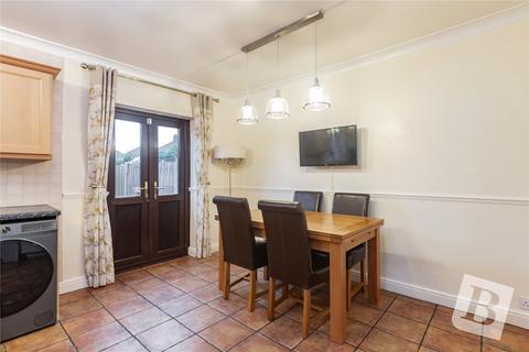 4 bedroom end of terrace house for sale, Eddy Close, Romford, RM7