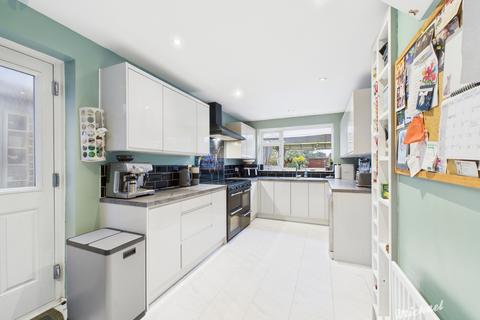 4 bedroom semi-detached house for sale, Turville Road, Aylesbury