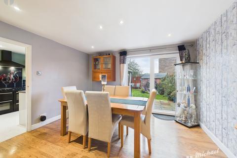 4 bedroom semi-detached house for sale, Turville Road, Aylesbury