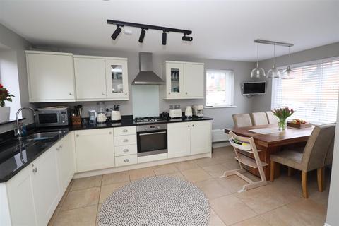 3 bedroom detached house for sale, Highland Drive, Broughton, Milton Keynes