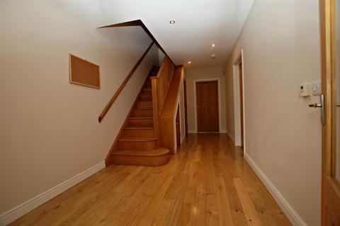 5 bedroom semi-detached house to rent, Leckhampton Road, Leckhampton