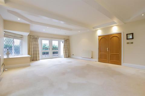 3 bedroom apartment for sale, The Avenue, Hale