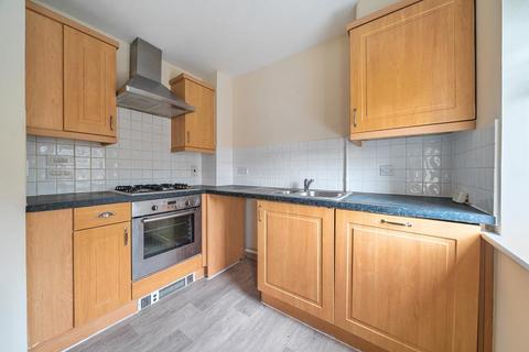 2 bedroom flat to rent, Knightsbridge Place,  Aylesbury,  HP19
