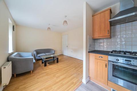 2 bedroom flat to rent, Knightsbridge Place,  Aylesbury,  HP19