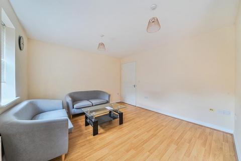 2 bedroom flat to rent, Knightsbridge Place,  Aylesbury,  HP19