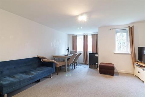 2 bedroom flat for sale, Tilers Close, Merstham