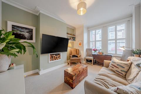 2 bedroom maisonette for sale, Bickley Street, Tooting, London, SW17