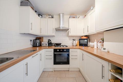 2 bedroom maisonette for sale, Bickley Street, Tooting, London, SW17
